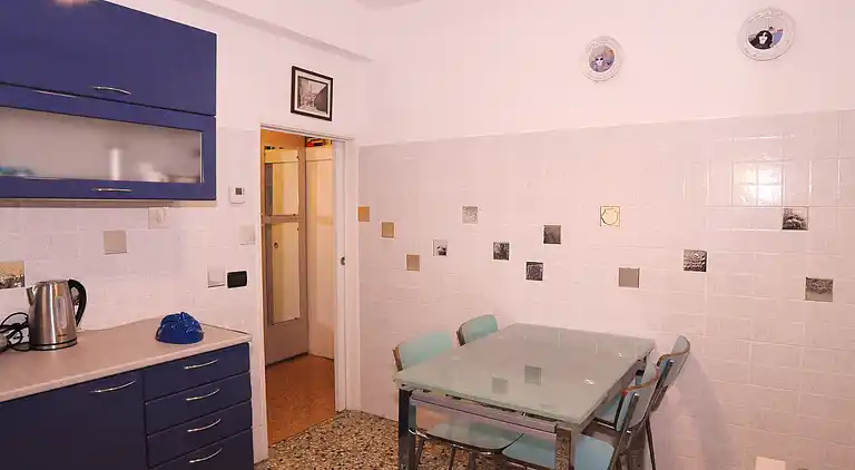 Great location, comfortable and quiet