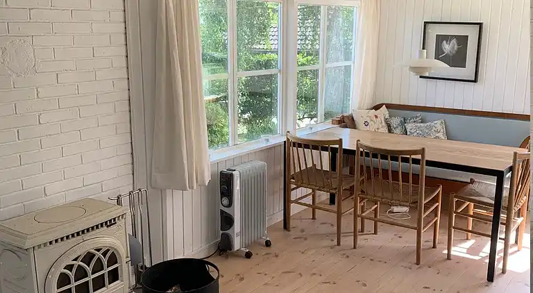 Ægte sommerhusstemning i moderniseret fiskerhytte