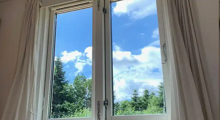 Ægte sommerhusstemning i moderniseret fiskerhytte