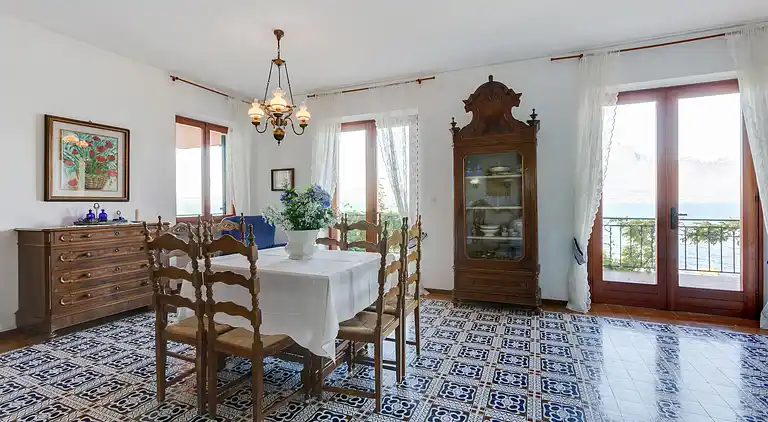 Villa in Torri del Benaco