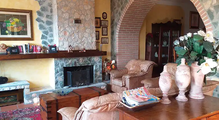 Mansion with view of the sea