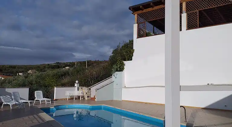 Mansion with view of the sea