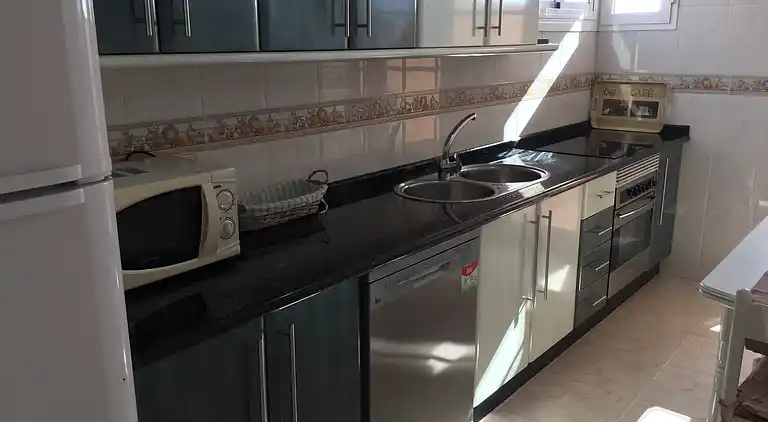 Spacious apartment 200 meters from the beach 