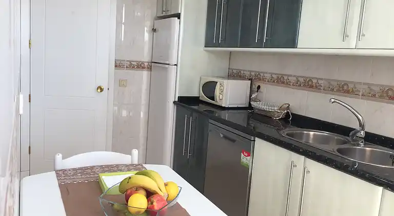 Spacious apartment 200 meters from the beach 