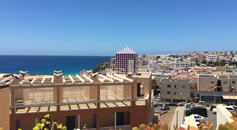 Spacious apartment 200 meters from the beach 