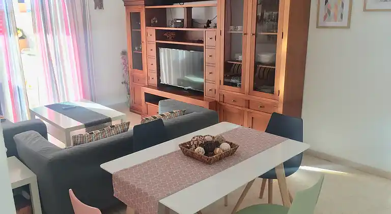 Spacious apartment 200 meters from the beach 