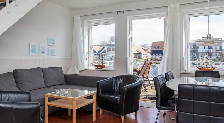 3 vær.m/marinauds.,2 etager