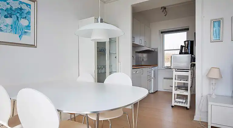 3 room,m/Harbour View,2 levels