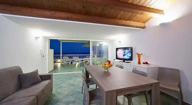 Archimede, apartment with sea view and in the center