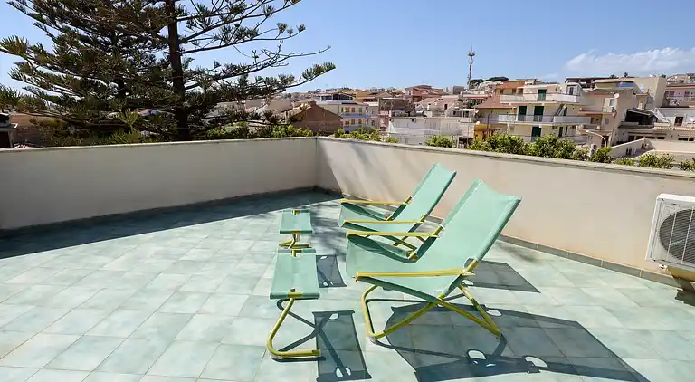 Archimede, apartment with sea view and in the center