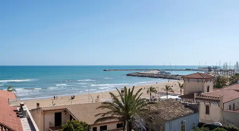 Archimede, apartment with sea view and in the center