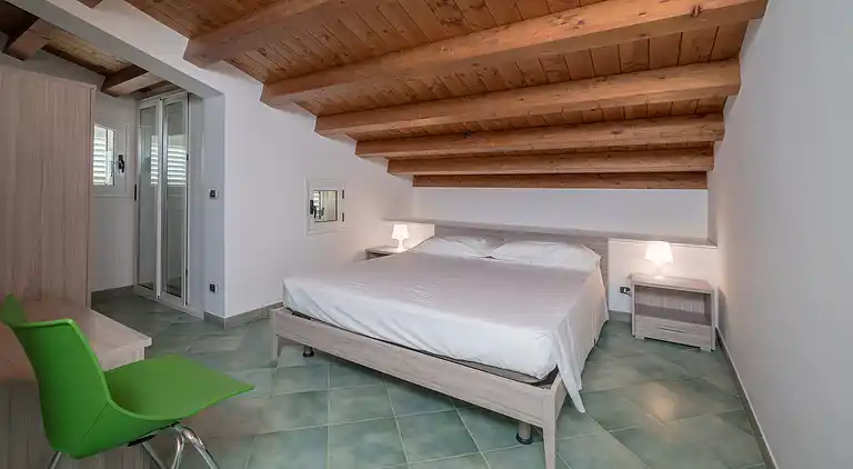 Archimede, apartment with sea view and in the center