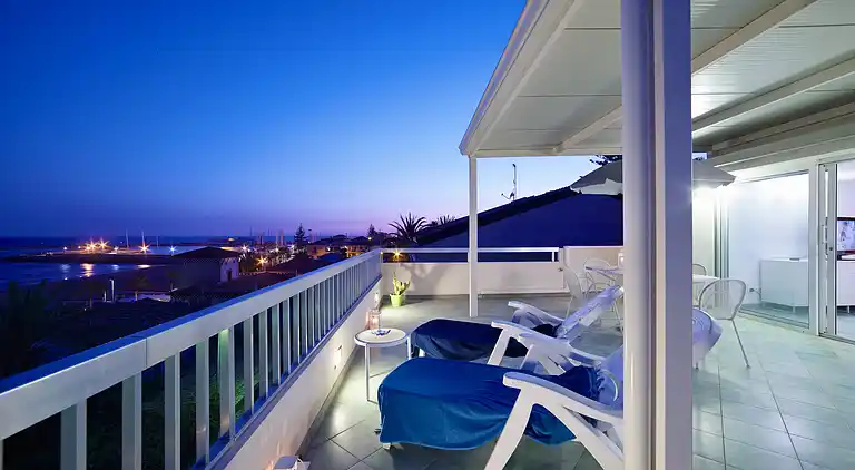 Archimede, apartment with sea view and in the center