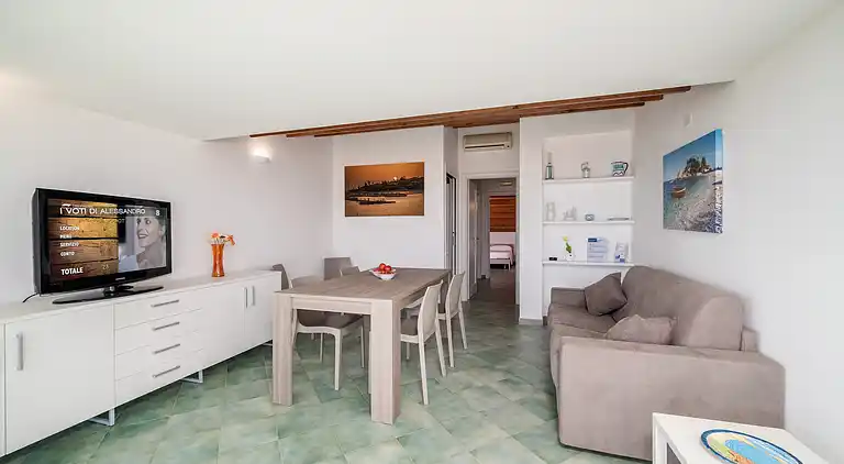 Archimede, apartment with sea view and in the center