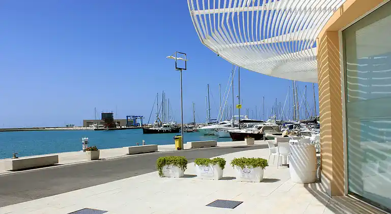 Archimede, apartment with sea view and in the center