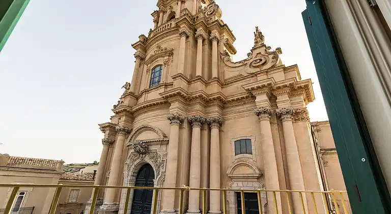 Enea, apartment overlooking the cathedral