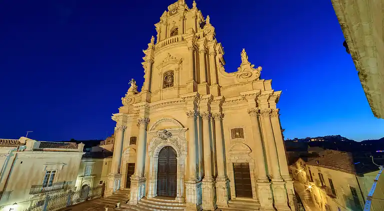 Enea, apartment overlooking the cathedral