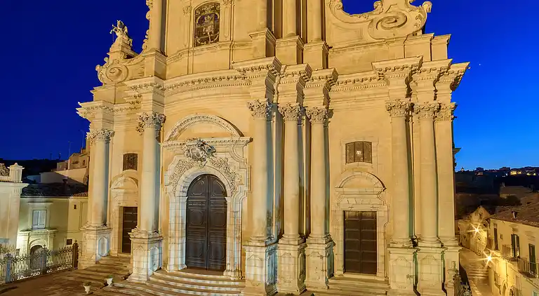 Enea, apartment overlooking the cathedral