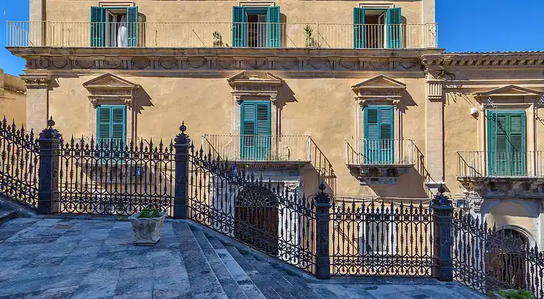 Achille, apartment in the center and overlooking the Duomo