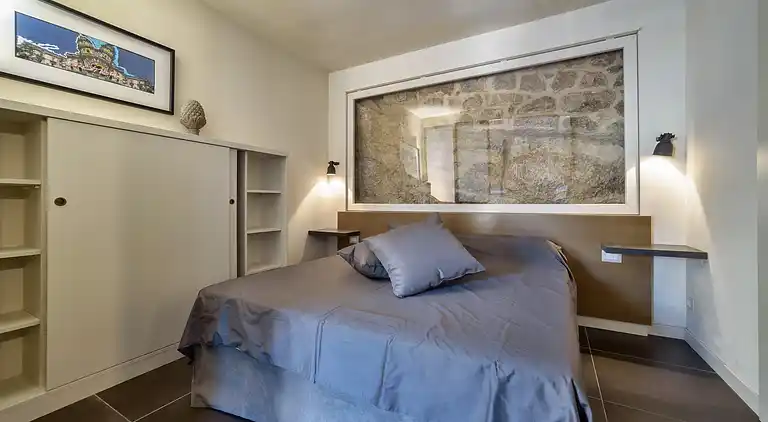 Platone, apartment with panoramic view and in the center