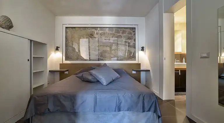 Platone, apartment with panoramic view and in the center