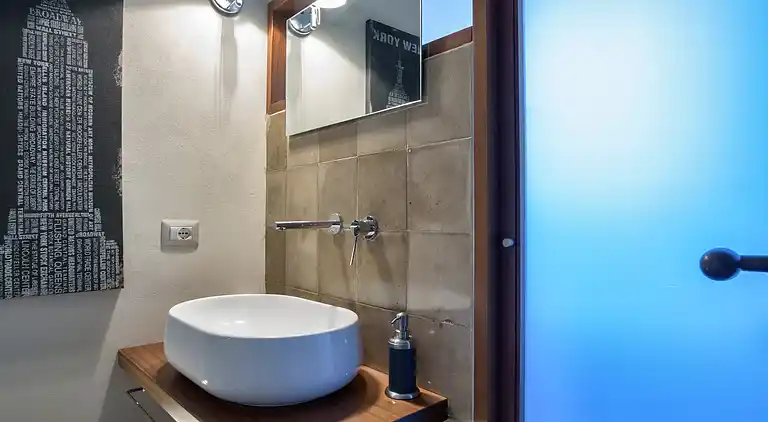 Platone, apartment with panoramic view and in the center