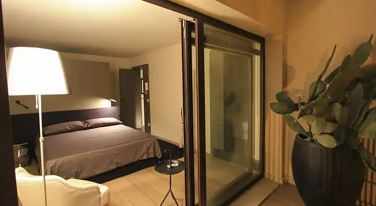 Platone, apartment with panoramic view and in the center