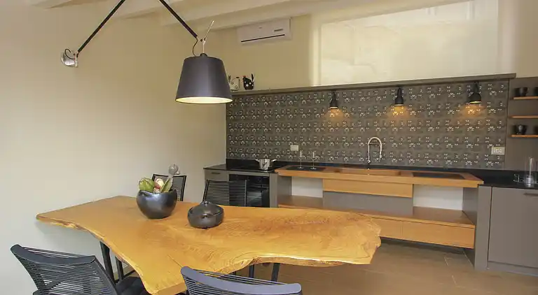 Platone, apartment with panoramic view and in the center