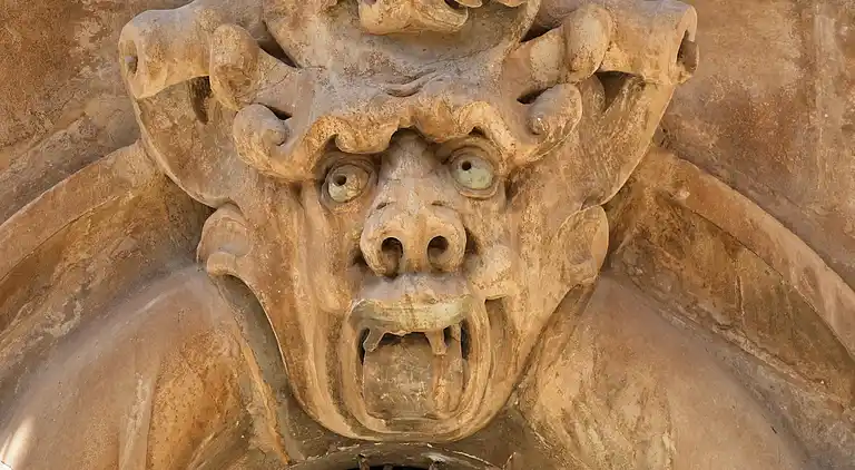 Platone, apartment with panoramic view and in the center