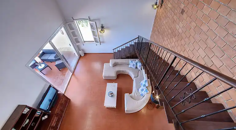 Amelia, seafront villa overlooking the beach