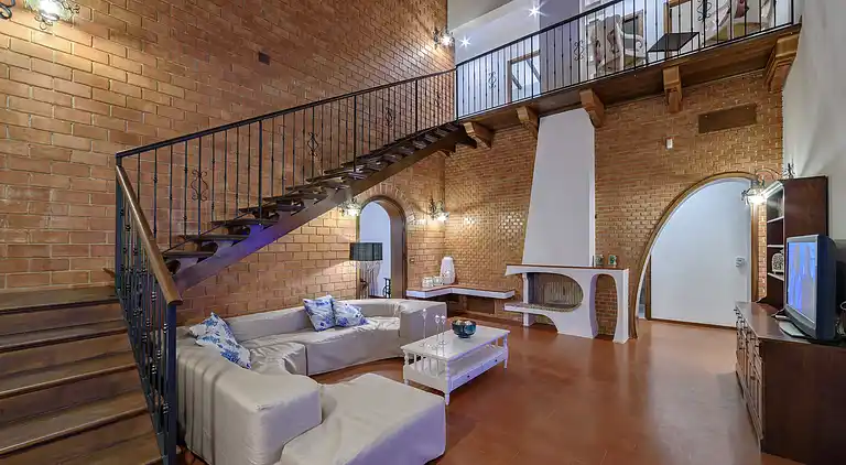 Amelia, seafront villa overlooking the beach