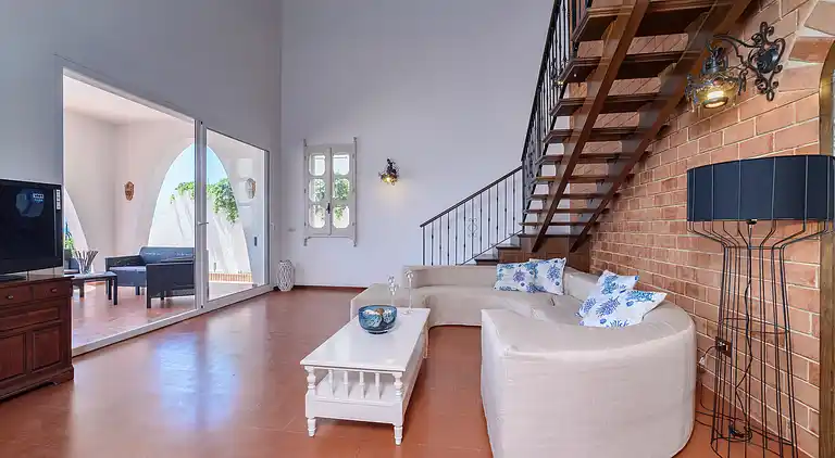 Amelia, seafront villa overlooking the beach