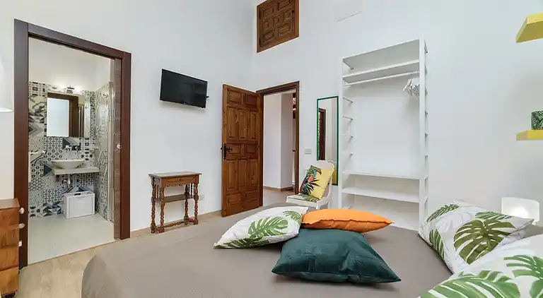 Amelia, seafront villa overlooking the beach