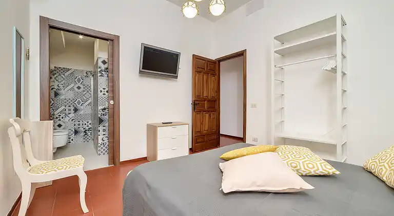 Amelia, seafront villa overlooking the beach