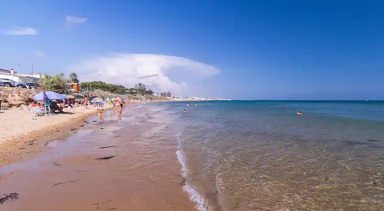 Amelia, seafront villa overlooking the beach