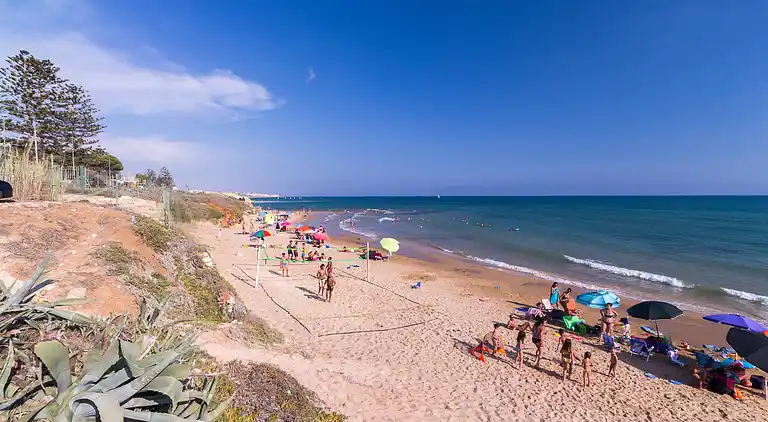 Amelia, seafront villa overlooking the beach