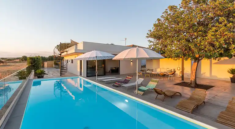 Demetra, modern villa with swimming pool and sea view
