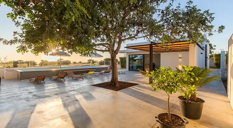 Demetra, modern villa with swimming pool and sea view