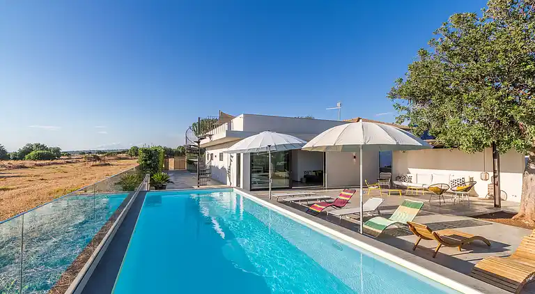 Demetra, modern villa with swimming pool and sea view