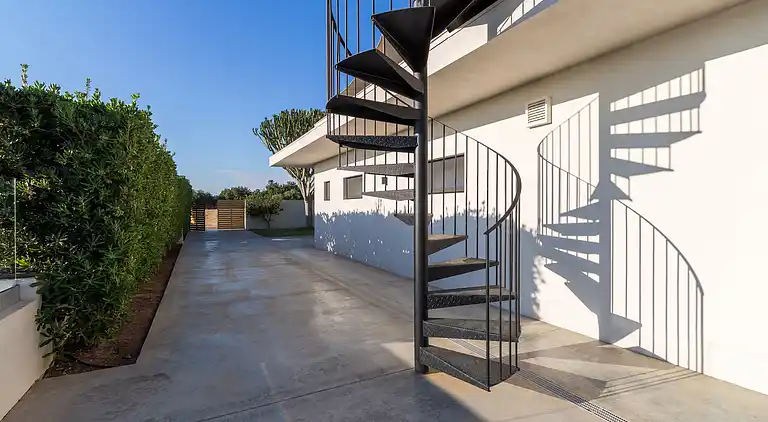 Demetra, modern villa with swimming pool and sea view