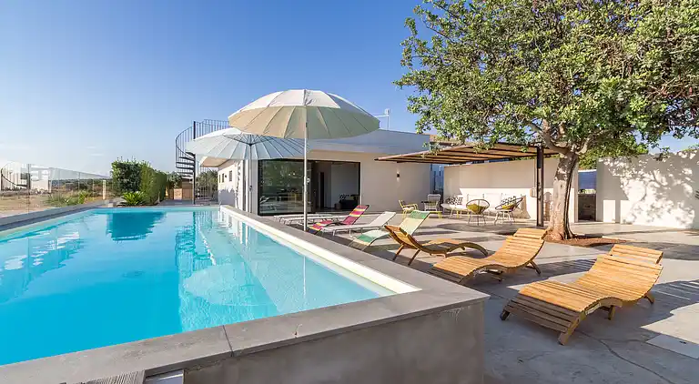 Demetra, modern villa with swimming pool and sea view