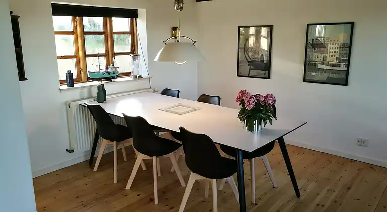 Fint fiskerhus med havutsikt