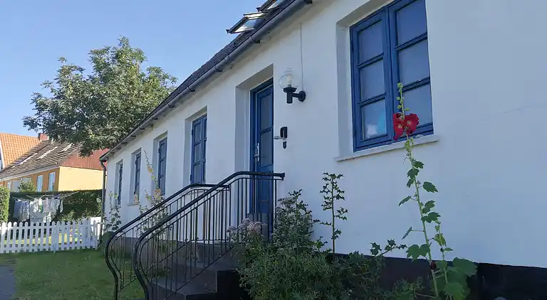 Fint fiskerhus med havutsikt
