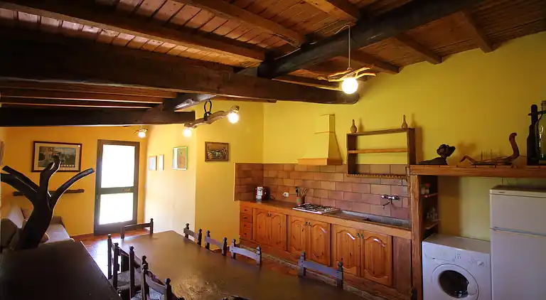 Apartment for 5 with private garden and swimming pool