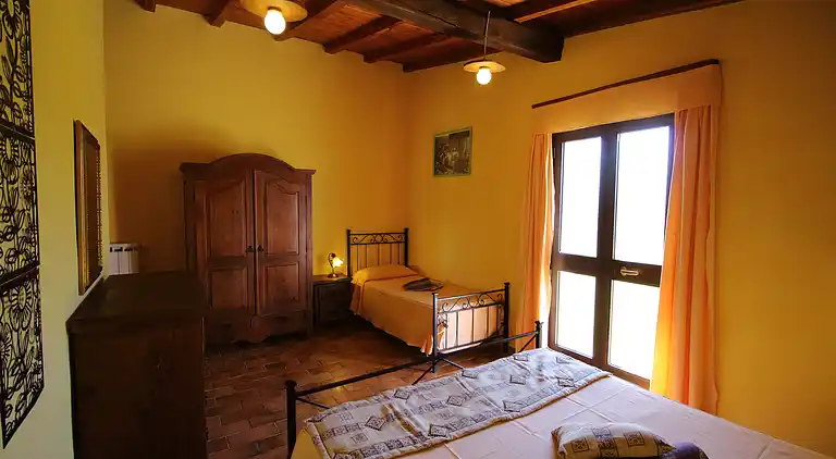 Apartment for 5 with private garden and swimming pool