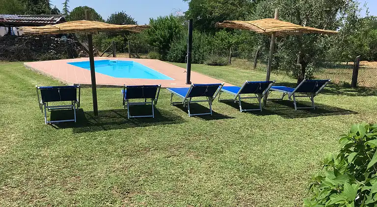 Apartment for 5 with private garden and swimming pool