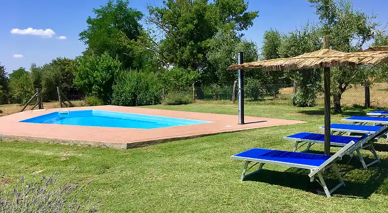 Apartment for 5 with private garden and swimming pool