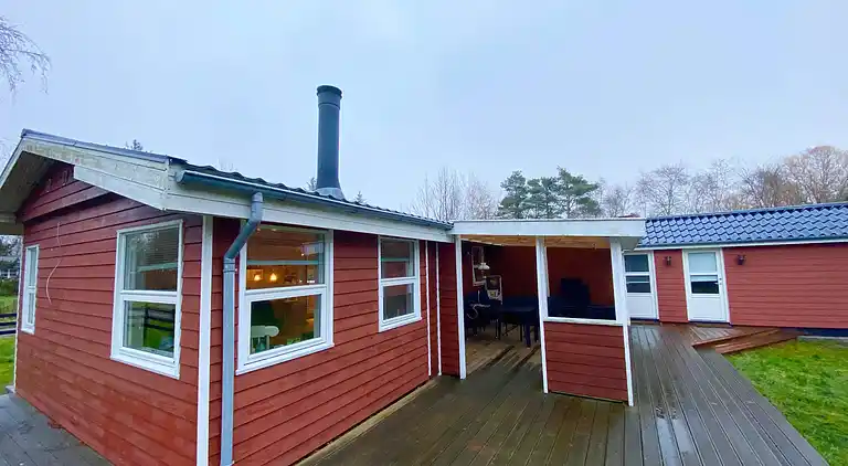 Naturskønt sommerhus med shelter og bålplads