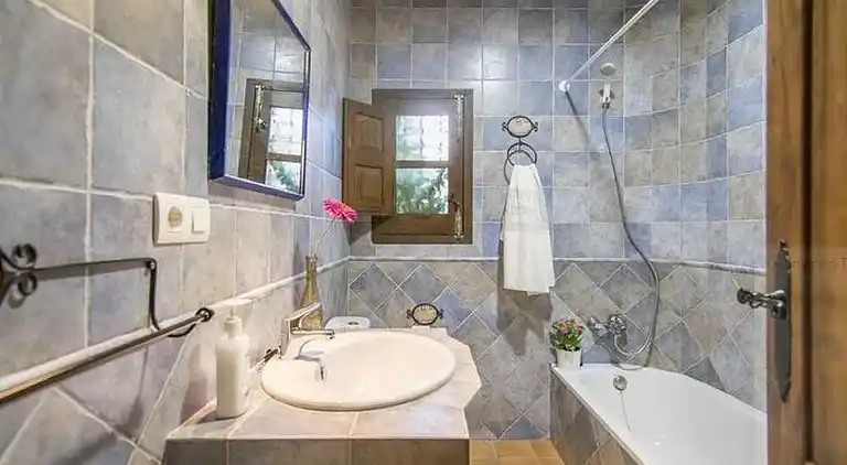 Holiday home in Escóznar