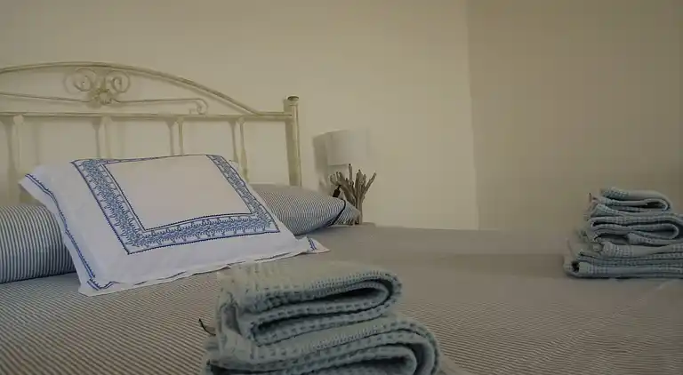 Exclusive apartment in an ancient villa facing the sea